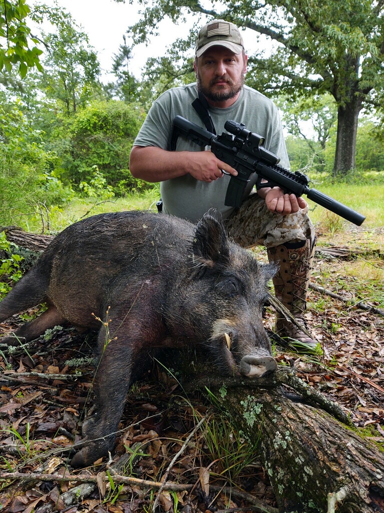 Texas Hog Hunter gets a 200lb hog at McCune Ranch